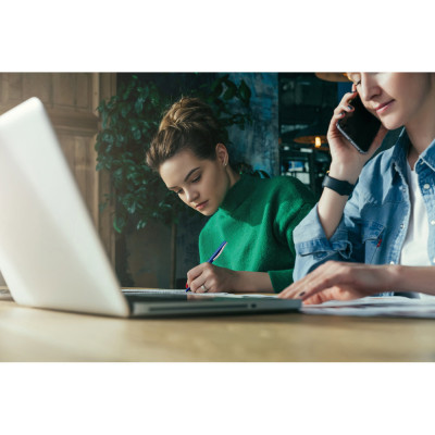 AROMA. Esferográfica em ABS com mecanismo twist